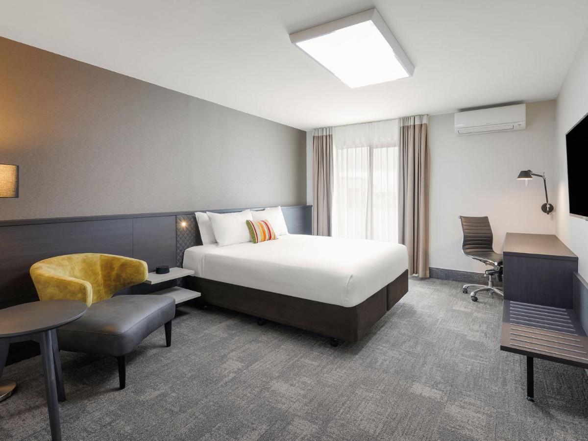 Deluxe King Room,1394301512:JPEG